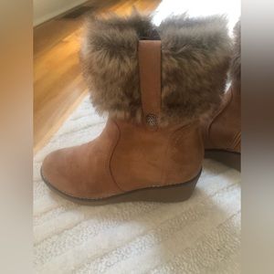 Tan Patrizia booties with fur trim